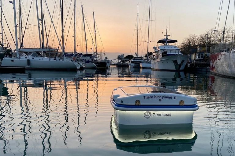 GENESEAS : écumer les eaux en quête de déchets flottants