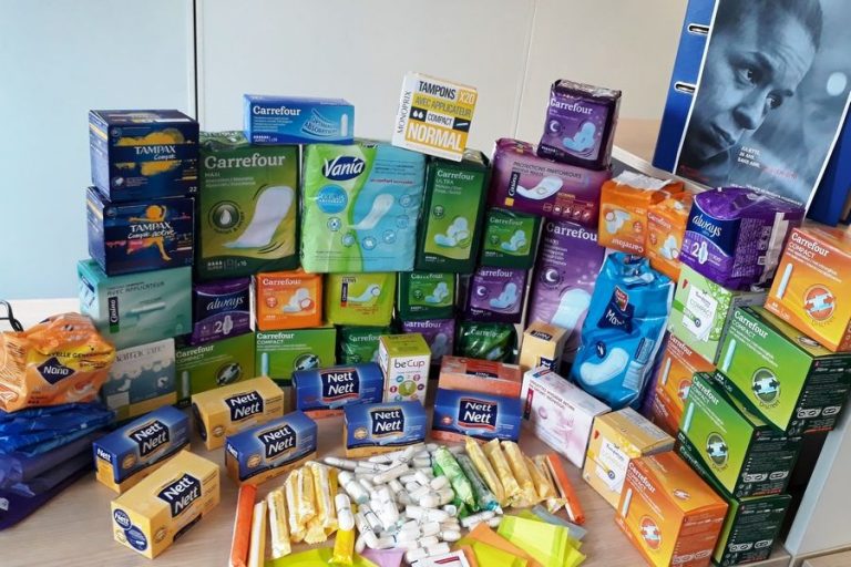 RÈGLES ÉLÉMENTAIRES : l’accès aux protections hygiéniques pour toutes les femmes